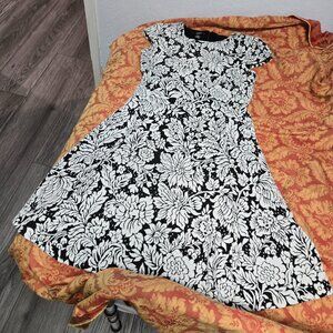 Alfani Petite Black & White Floral Dress 4P – Fit & Flare